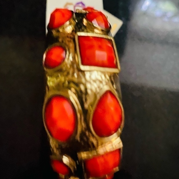 Amrita Singh Shelter Island  coral stones and etched brass bangle bracelet. NWT. - Picture 6 of 7